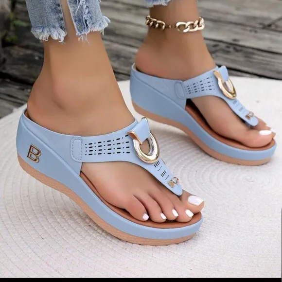 Sandals with thick soles and heels, comfortable open-toe non-slip beach slippers