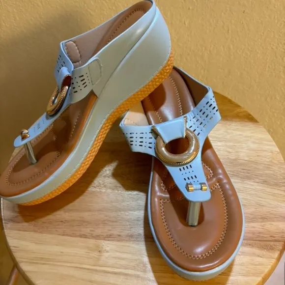 Sandals with thick soles and heels, comfortable open-toe non-slip beach slippers