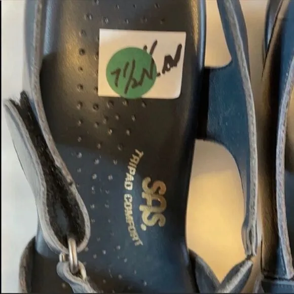 SAS SUNTIMER BLUE LEATHER SANDALS.  NEW