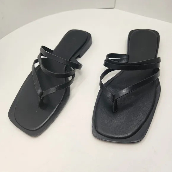 Schutz sandals women's 7B black leather  Rania strappy flip-flops comfy new $130