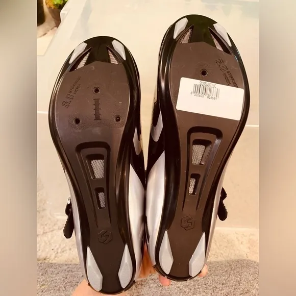 SIDEBIKE Men's Cycling Shoes, Size 42 Breathable Road Bike Shoes with Pedals