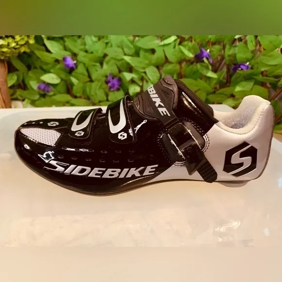 SIDEBIKE Men's Cycling Shoes, Size 42 Breathable Road Bike Shoes with Pedals