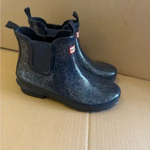 “SIZE 4B” Hunter Play Short Starcloud Boot/NAVY