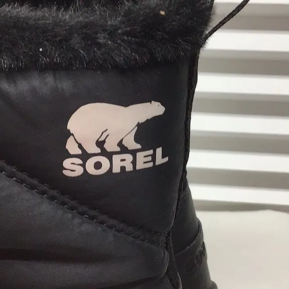 Sorel black ankle boots, lace-up waterproof size 8 NWT