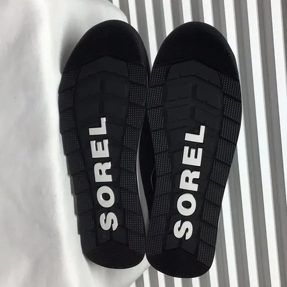 Sorel black ankle boots, lace-up waterproof size 8 NWT
