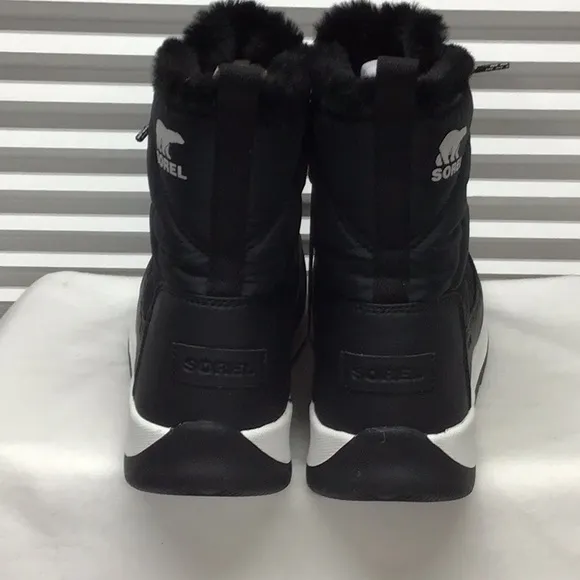 Sorel black ankle boots, lace-up waterproof size 8 NWT