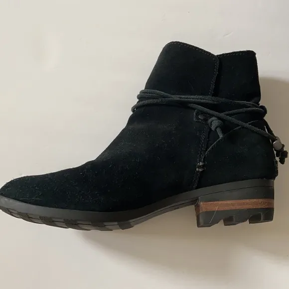Sorel Farah Short Black Boots Size 9.5