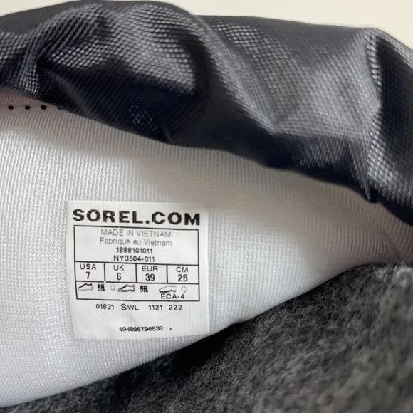 Sorel Flurry Insulated Tall Snow Boots Lined Black Print Youth Girl Size 7 NEW