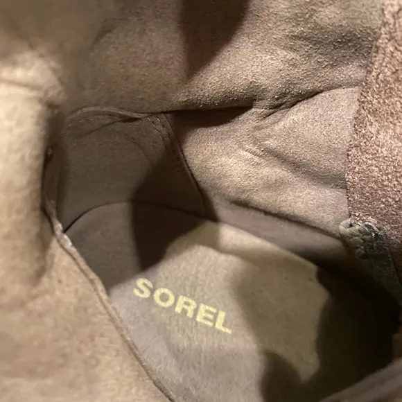 Sorel Joan of Arctic light ash tan tall lace up zipper boots. Size 7. EUC