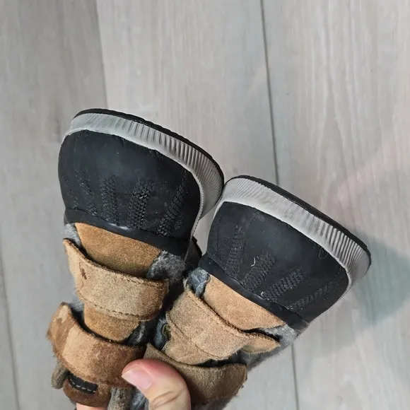 Sorel Kids Unisex Ankle Sneakers Waterproof Boots shoes sz 12 toddler