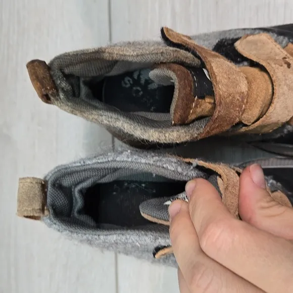 Sorel Kids Unisex Ankle Sneakers Waterproof Boots shoes sz 12 toddler