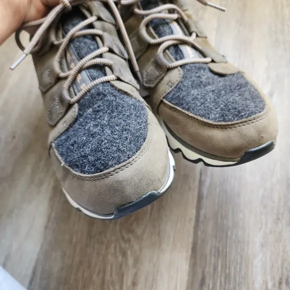 SOREL Sneakers Women's Kinetic Caribou Boot Waterproof Size 9.5