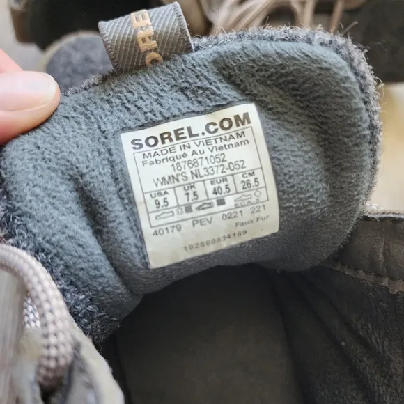 SOREL Sneakers Women's Kinetic Caribou Boot Waterproof Size 9.5