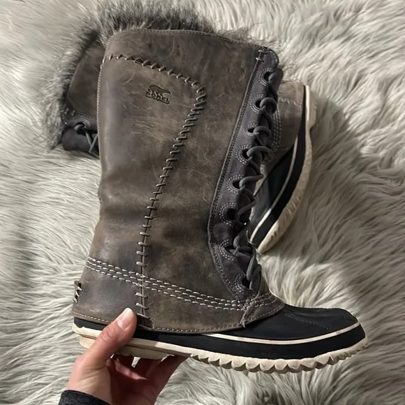 Sorel tall  lace up leather boots NL1642