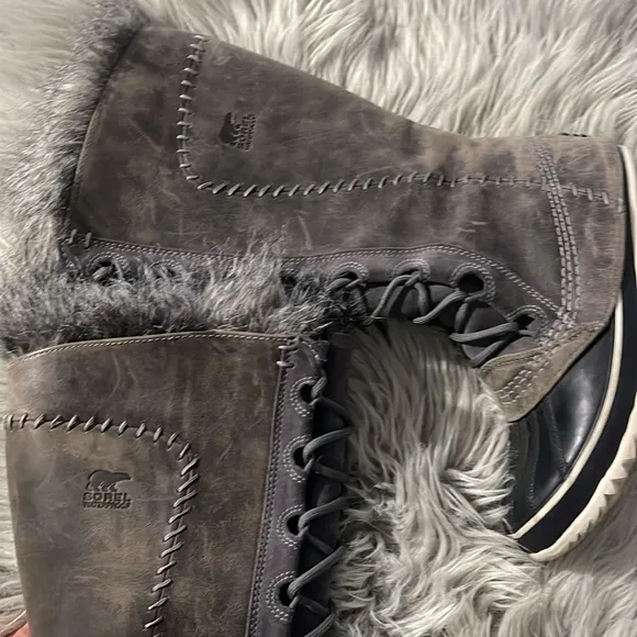 Sorel tall  lace up leather boots NL1642
