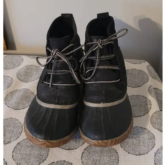 Sorel Women's Out N About Leather Boots Black Size 7