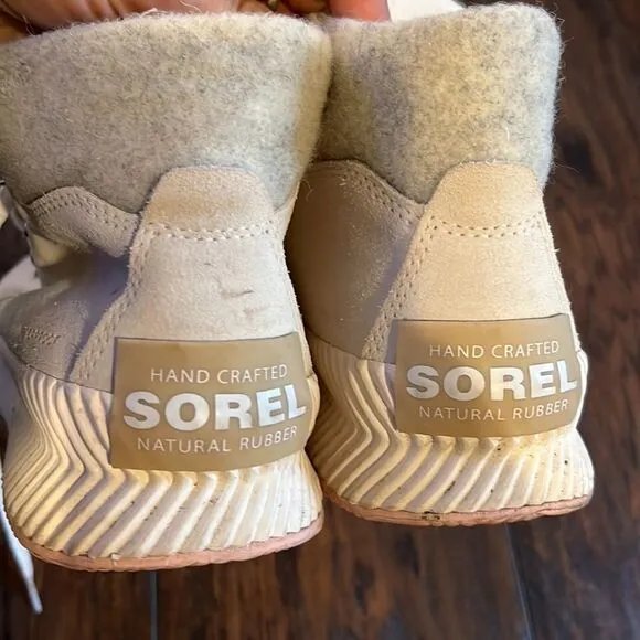 Sorel Out n About Conquest III Boots size 8.5 in GUC awesome looking boot