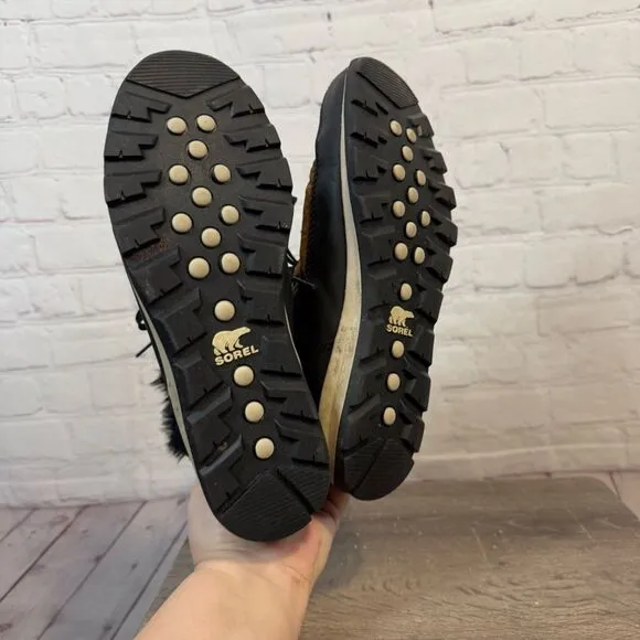 Sorel Whitney Short Lace Boots size 10