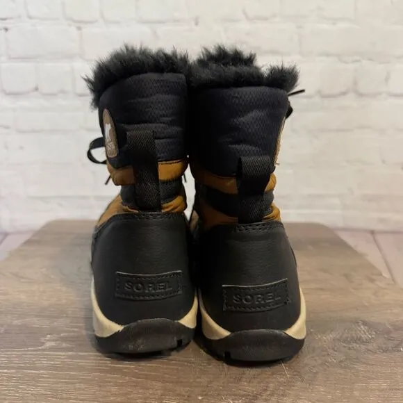 Sorel Whitney Short Lace Boots size 10