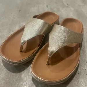 Strive Maui II - Women's ArchSupportive Toe Post Sandal size 9