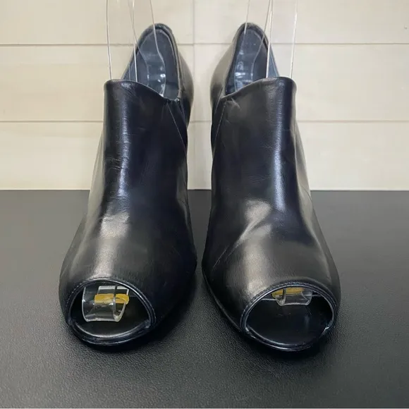 Stuart Weitzman Black Leather Peep Toe Heels Women's Size 9 Shoes M Zipper Pumps