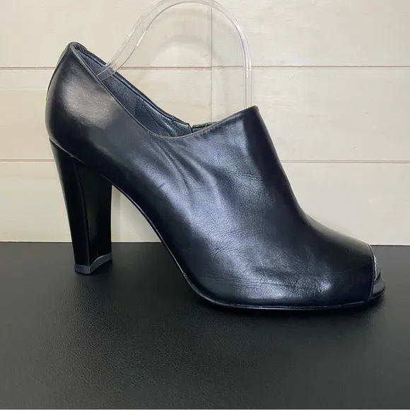 Stuart Weitzman Black Leather Peep Toe Heels Women's Size 9 Shoes M Zipper Pumps