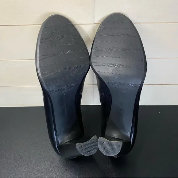 Stuart Weitzman Black Leather Peep Toe Heels Women's Size 9 Shoes M Zipper Pumps