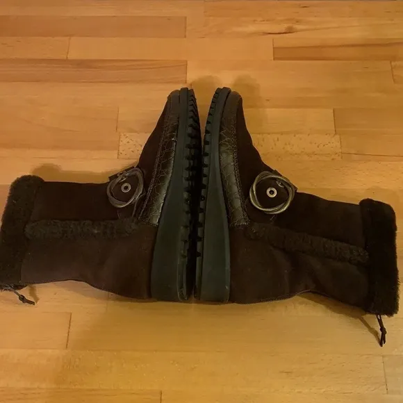 Stuart Weitzman Suede Fur Lined Short Boots 8