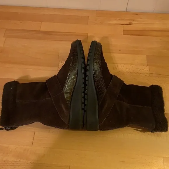 Stuart Weitzman Suede Fur Lined Short Boots 8