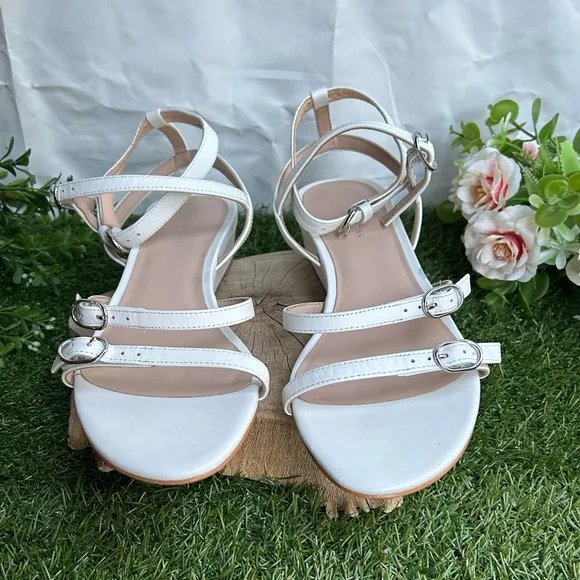 STUART WEITZMANGrecian Buckle WedgeSandal In White SIZE 9.5 $450 NEW