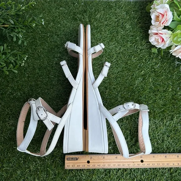 STUART WEITZMANGrecian Buckle WedgeSandal In White SIZE 9.5 $450 NEW