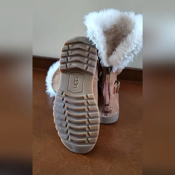 Tall Zippered UGGs