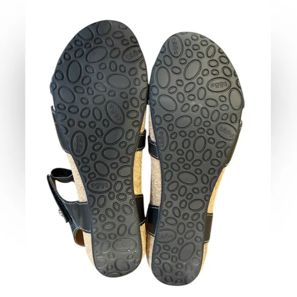 Taos Universe Black Leather Sandals with Velcro Straps Women’s Size 10-10.5