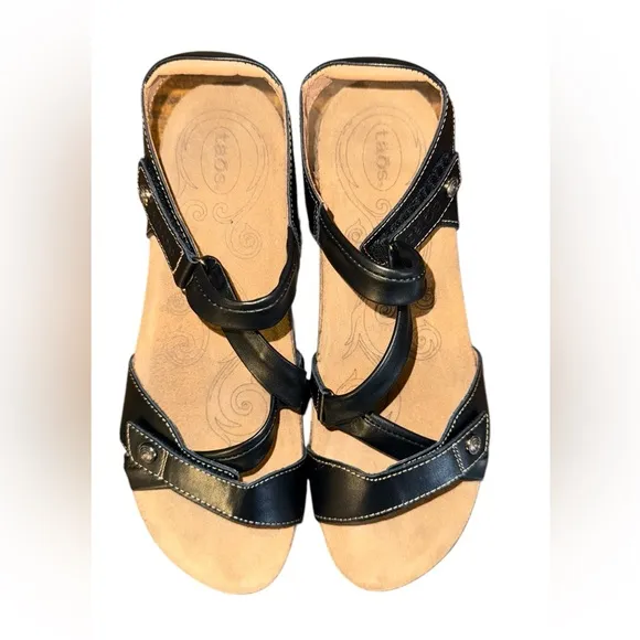Taos Universe Black Leather Sandals with Velcro Straps Women’s Size 10-10.5