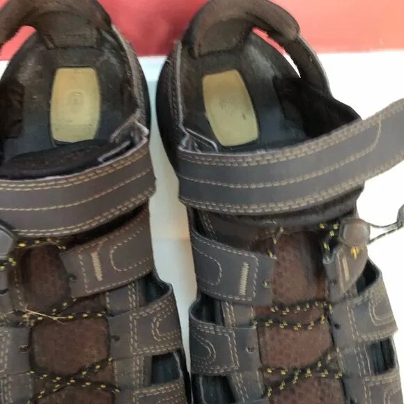 Teva NWOT Men's close toe sandal (9)