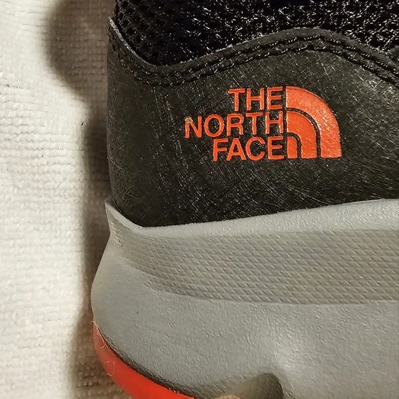The North Face Boots TNF Jr. Hedgehog Hiker II Mid Hiking Shoes, Waterproof EUC