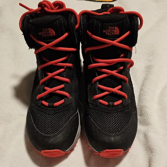 The North Face Boots TNF Jr. Hedgehog Hiker II Mid Hiking Shoes, Waterproof EUC