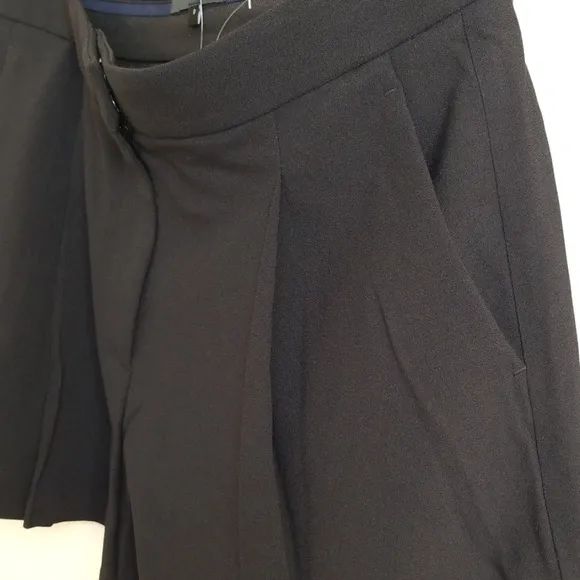 THEORY. TOHNI,  dressy shorts , sz  0