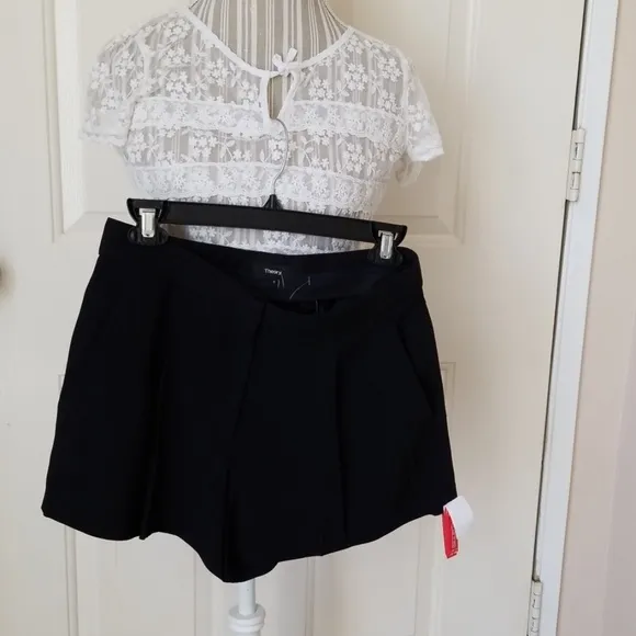 THEORY. TOHNI,  dressy shorts , sz  0
