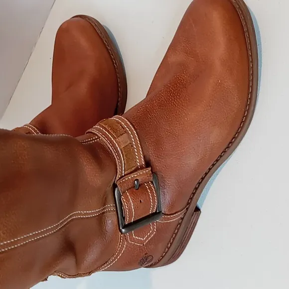 Timberland Savin Hill-Tall Leather Boots -w/ Zippers --British Tan - 7 women's