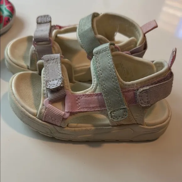 Toddler Girls Summer Sandals and Water shoes Size 5&amp;6