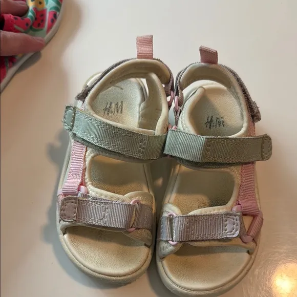 Toddler Girls Summer Sandals and Water shoes Size 5&amp;6