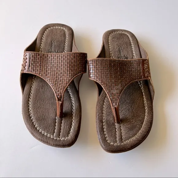 Tommy Bahama Leather Sandals
