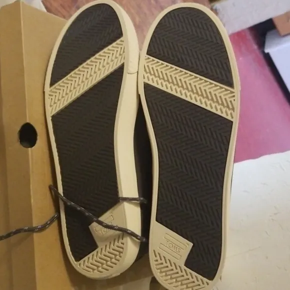Tom's waterproof‎ suede alpine booties NEW