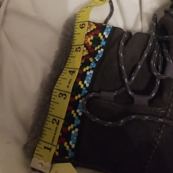 Tom's waterproof‎ suede alpine booties NEW