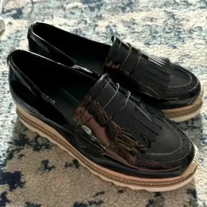 Torrid vegan patent leather platform penny loafer 12ww NWOB