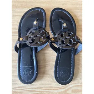 TORY BURCH Miller Black Patent Leather Flip Flop Sandals Women Size 7 M