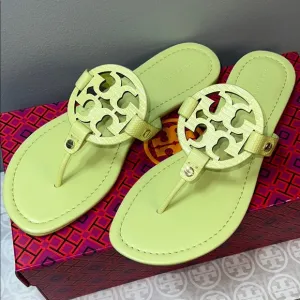 Tory Burch Miller logo-motif flip flops embosed leather. lime leaf——-order (A17)