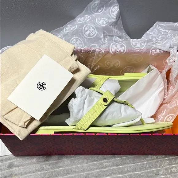 Tory Burch Miller logo-motif flip flops embosed leather. lime leaf——-order (A17)