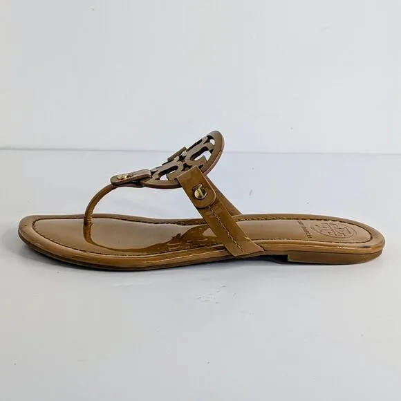 Tory Burch Miller Sandals Womens 7.5 Tan Patent Leather Flat Double T Logo Thong